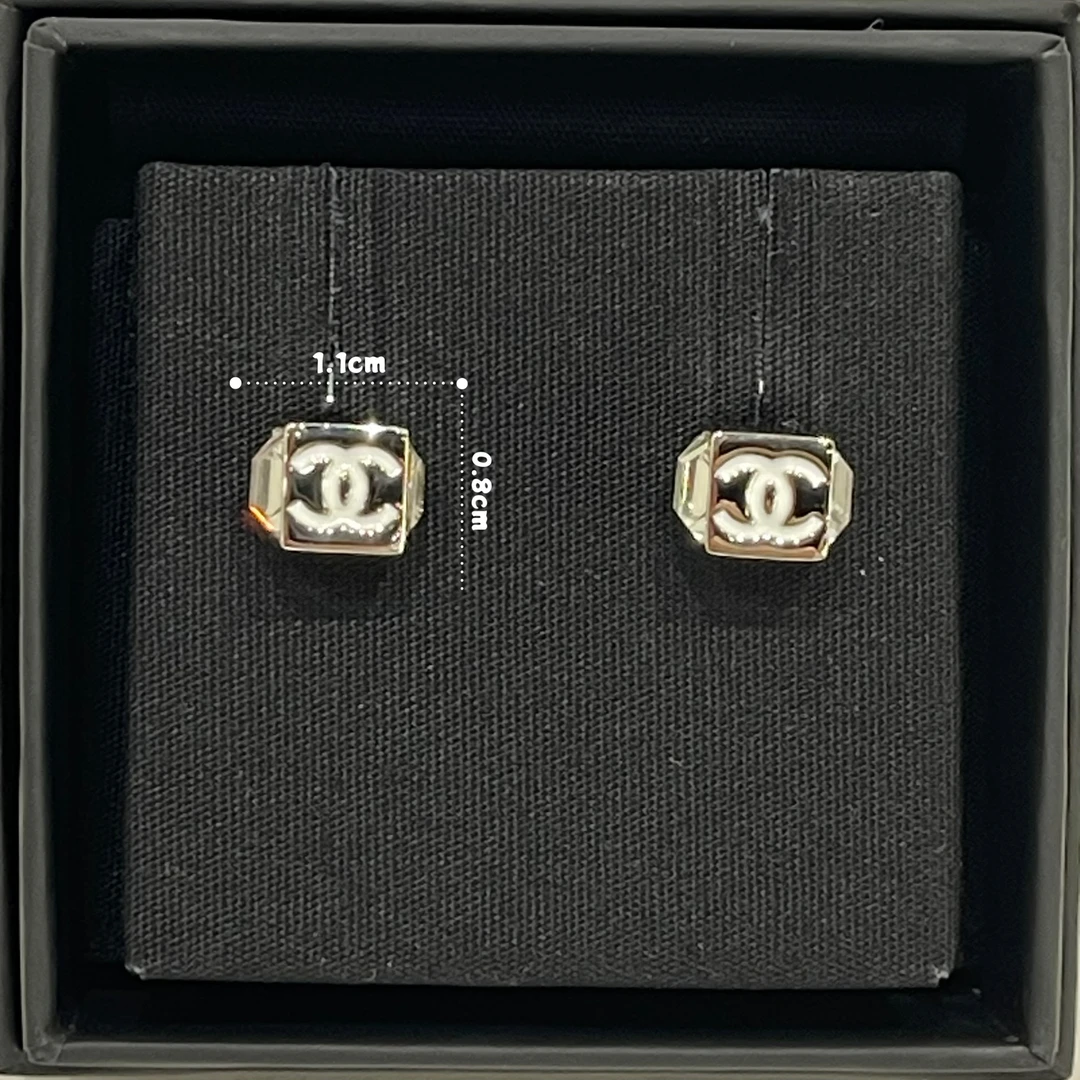 未使用 Chanel/香奈儿 25v银色方块耳钉