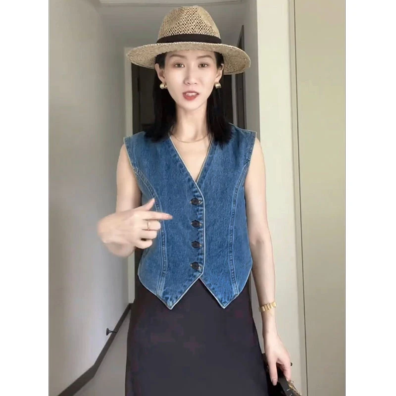 高级时尚坎肩牛仔背心女ins夏季新款显瘦百搭短款V领马甲女装chic