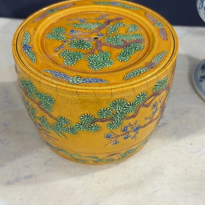 登***遠摆件陶瓷器等艺术作品多次