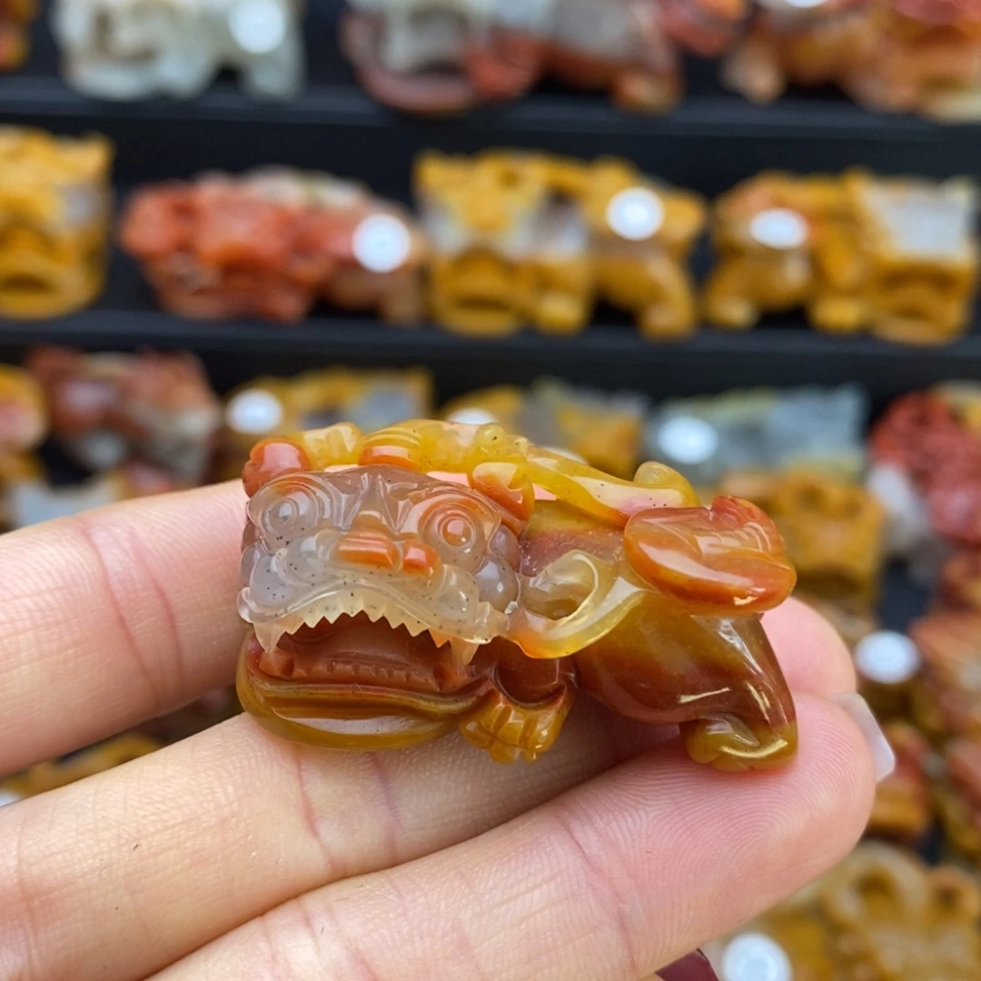 石英质玉（黄龙玉）未镶嵌颈饰