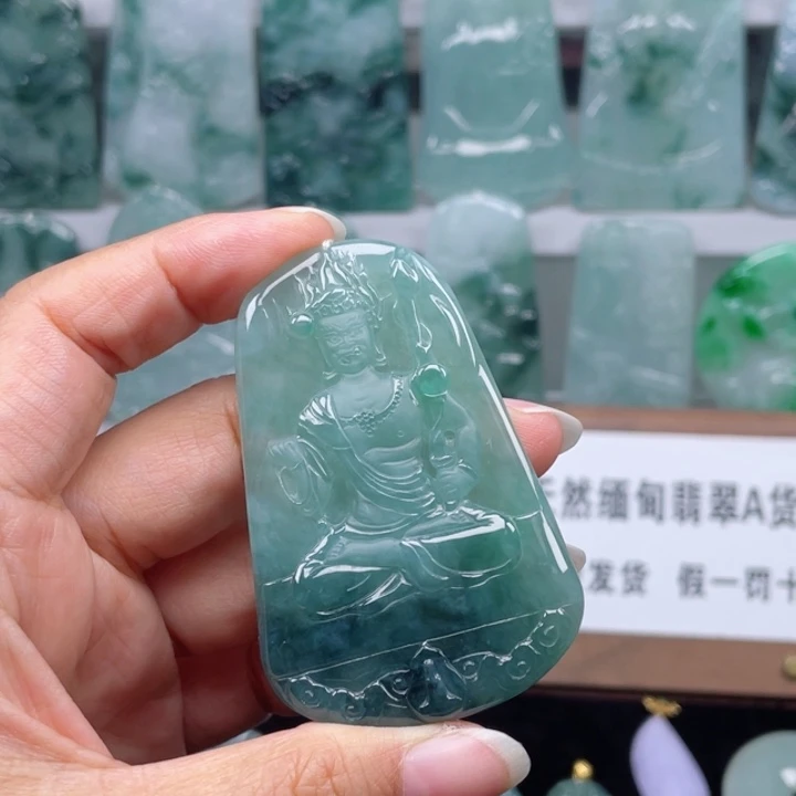 颈饰未镶嵌翡翠不动明王