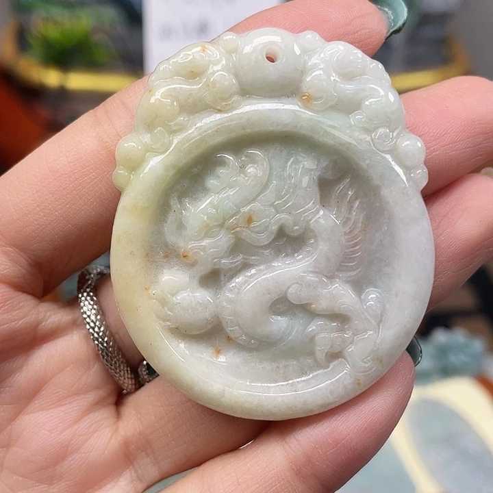 翡翠未镶嵌颈饰龙牌