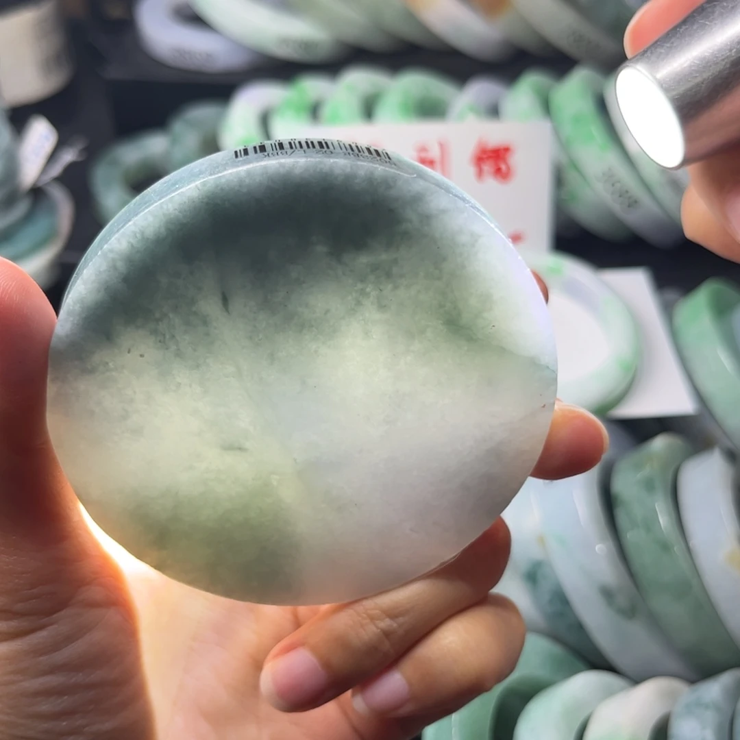 未镶嵌翡翠手镯定制翡翠