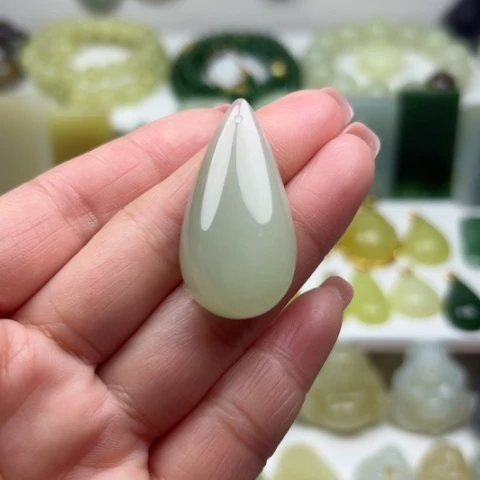 和田玉颈饰未镶嵌