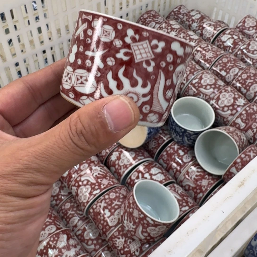 陶摆件釉里红八宝直口杯