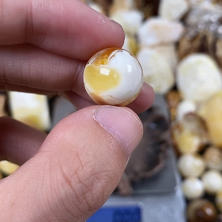 未镶嵌琥珀裸石我