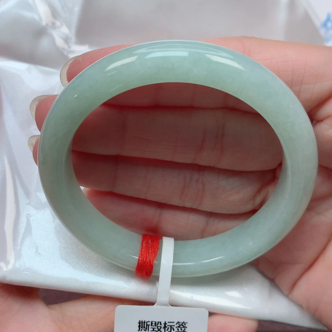 翡翠手镯未镶嵌54圈