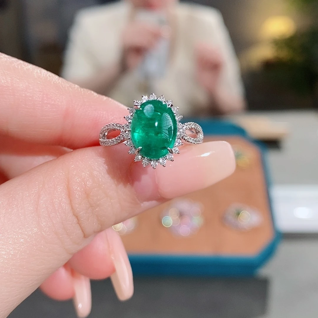 祖母绿戒指18K金镶嵌2.86ct