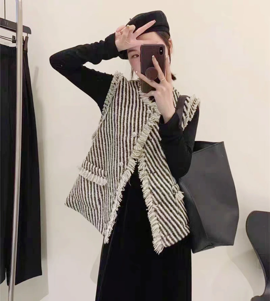 新款网红韩版服饰休闲清新少女必备开衫毛衣小香风松弛感拉满