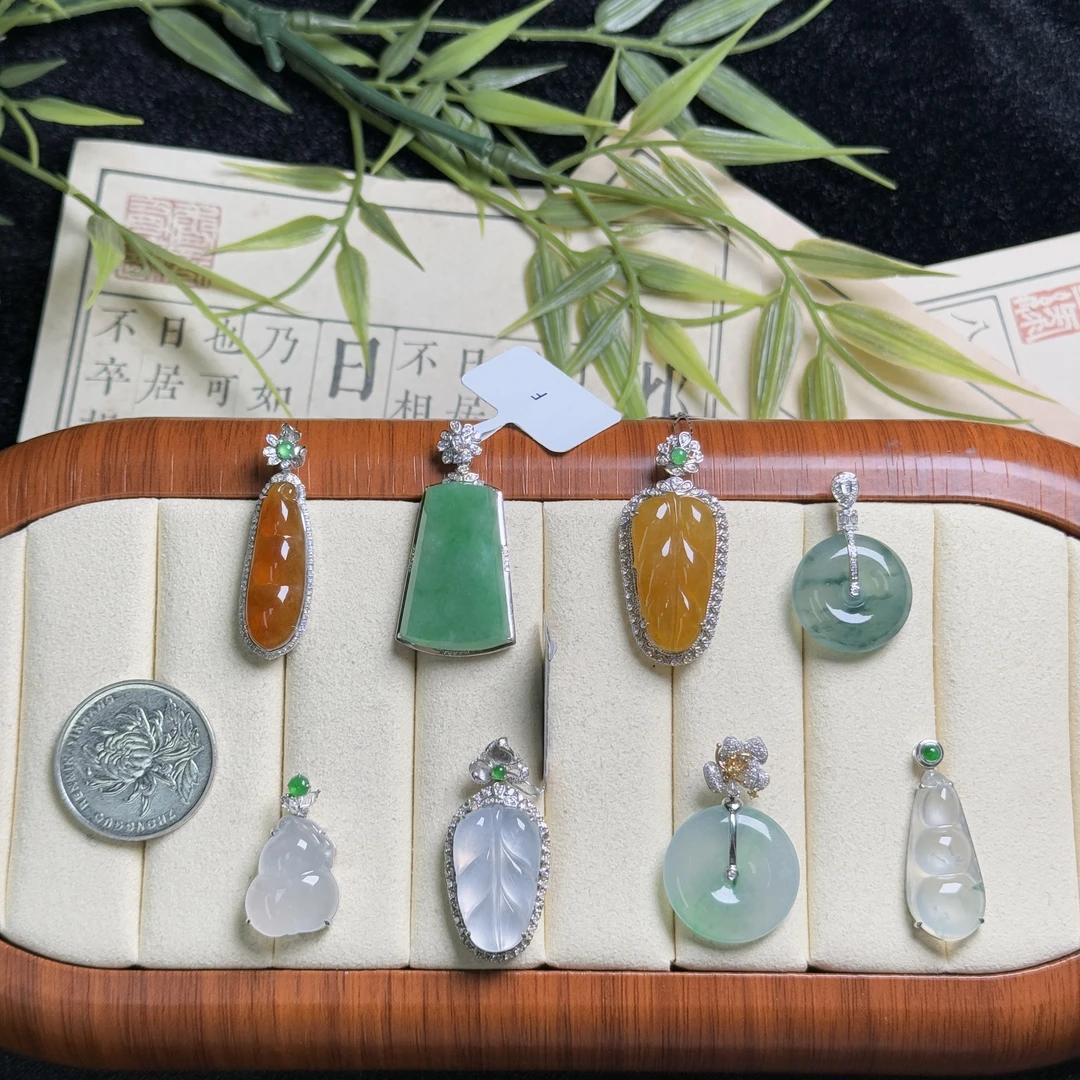 思懿珠宝   18K翡翠吊坠-8800-2-XMG-多样性发一