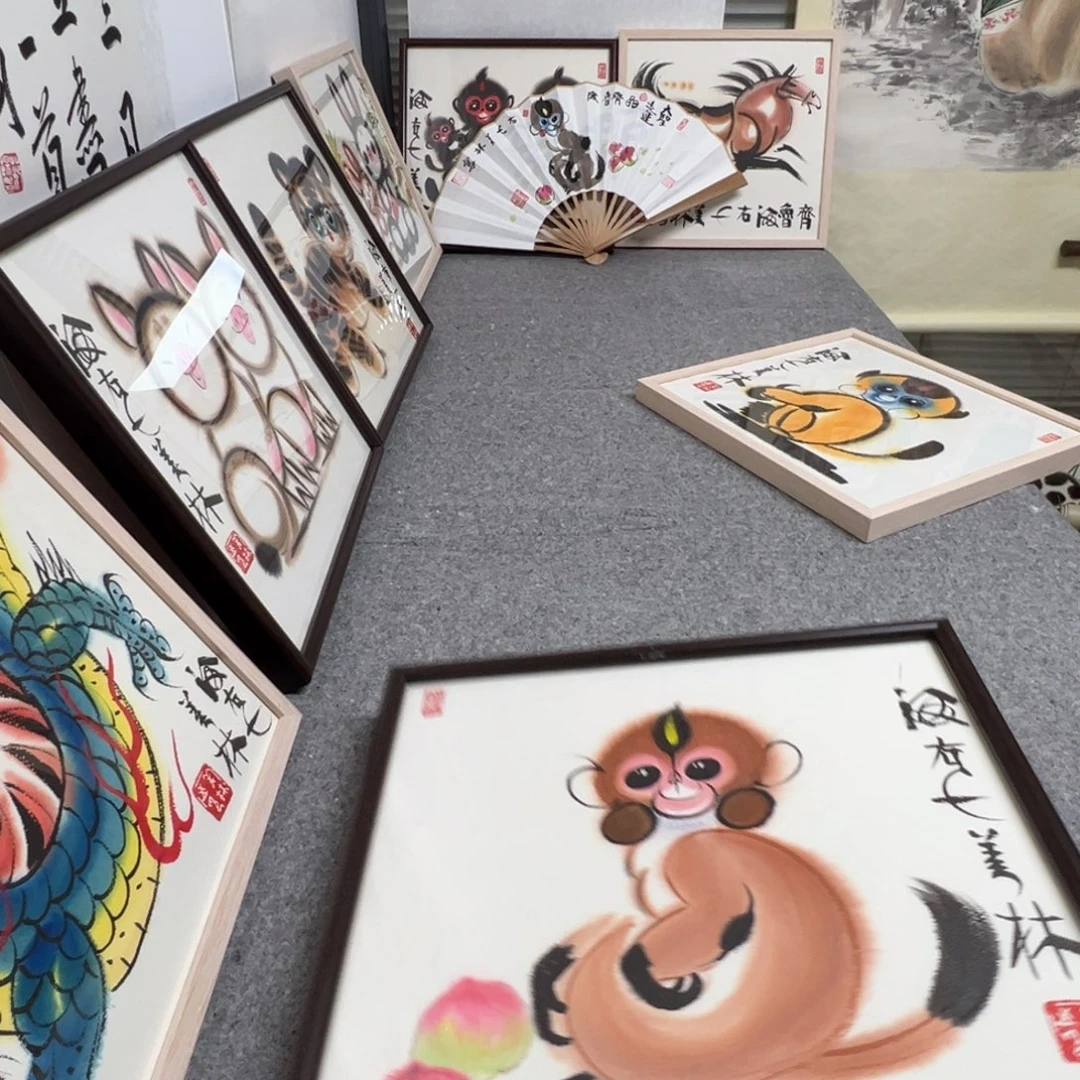 大***刚咕咚咕咚的吃了一个