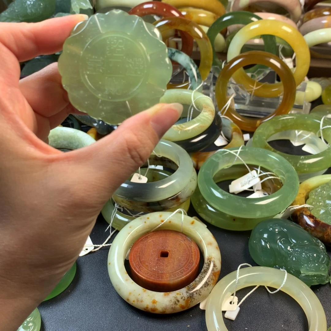 蛇纹石玉未镶嵌手镯