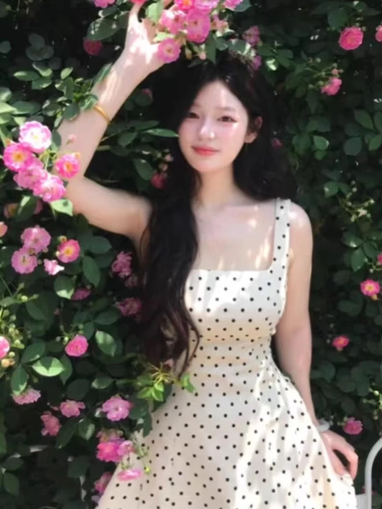 白色波点连衣裙吊带裙子女收腰掐腰a字短裙富家千金miu系穿搭夏季