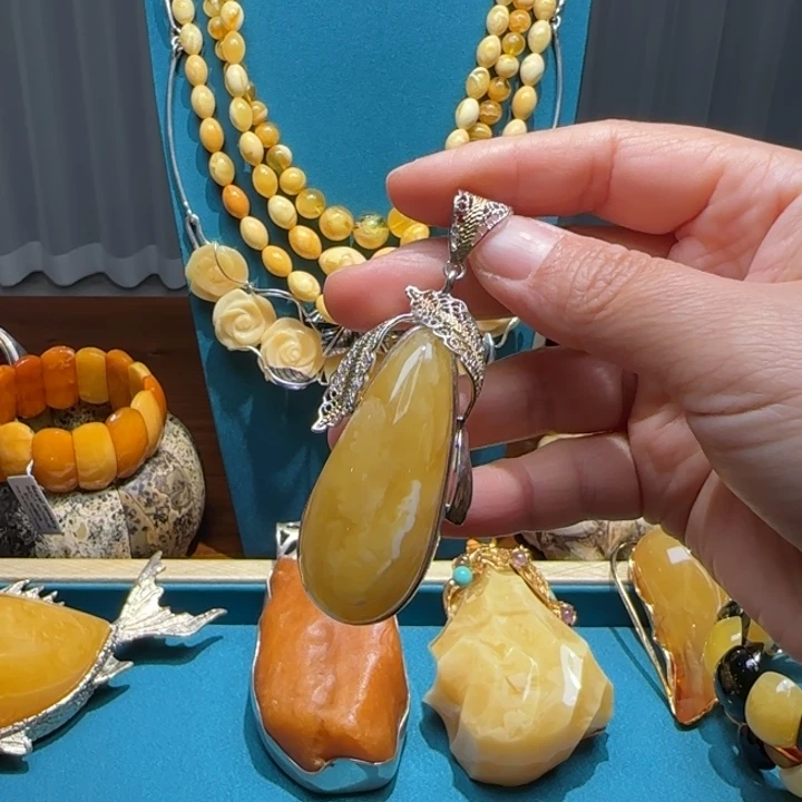 琥珀未镶嵌颈饰波兰设计款琥珀蜜蜡
