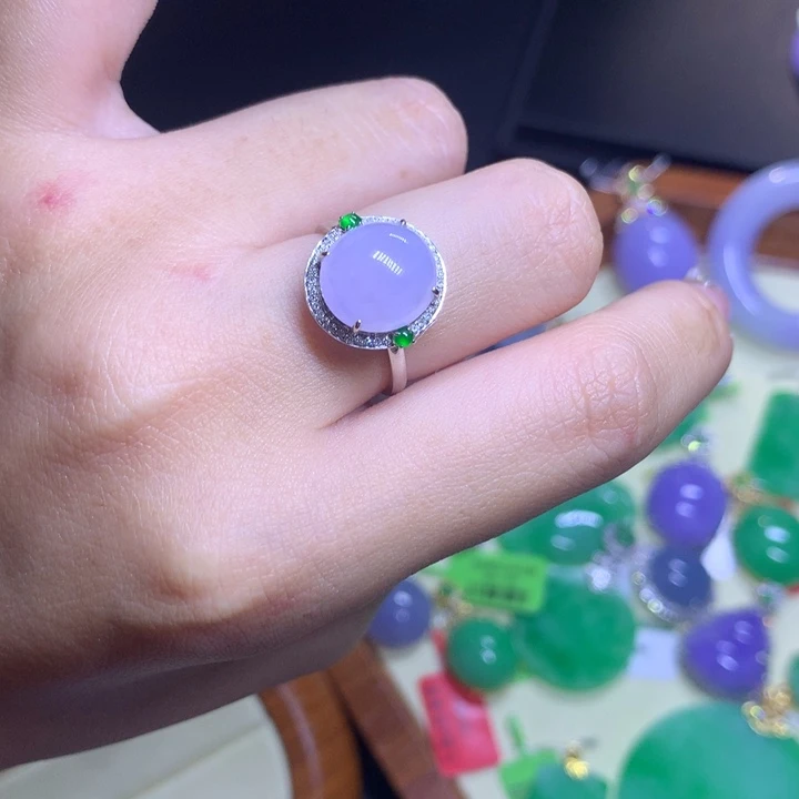 颈饰18K金镶嵌翡翠天然