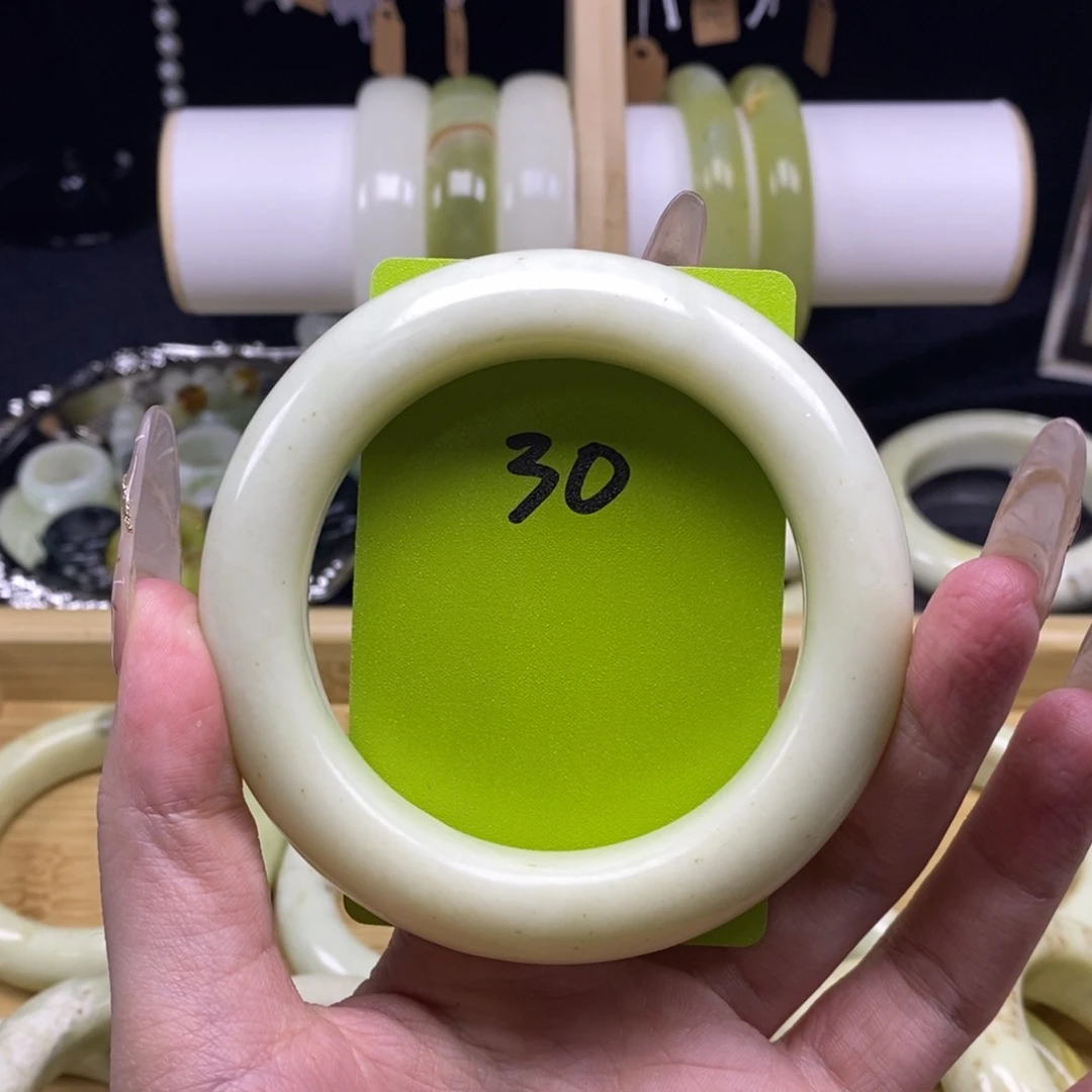 蛇纹石玉未镶嵌手镯60.8