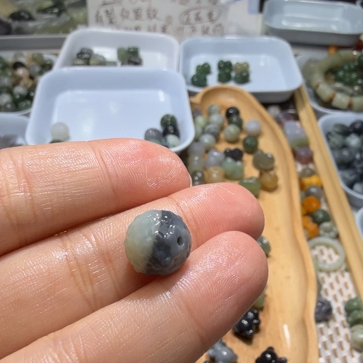 和田玉未镶嵌珠宝半成品
