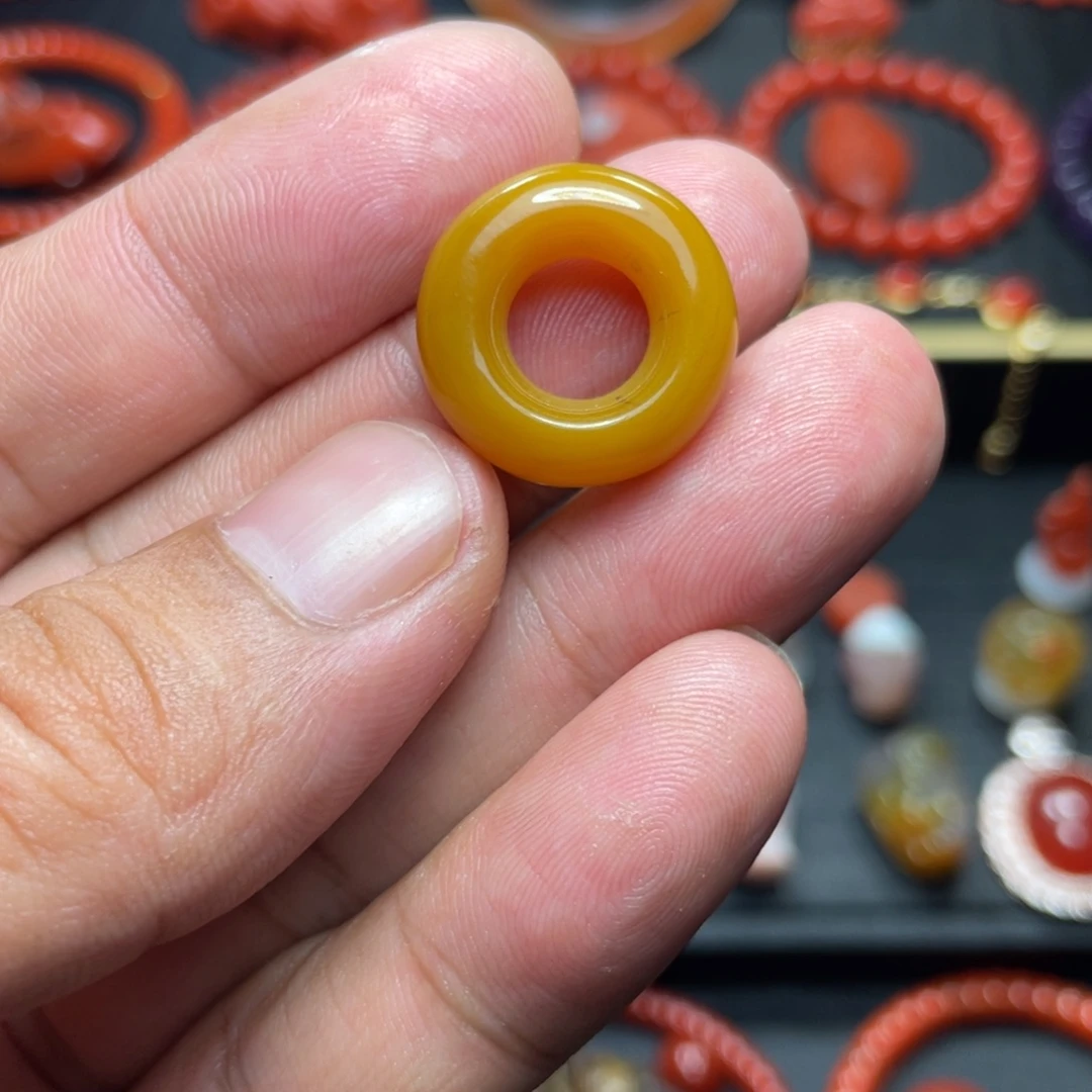 玉***米南红玛瑙未镶嵌配饰