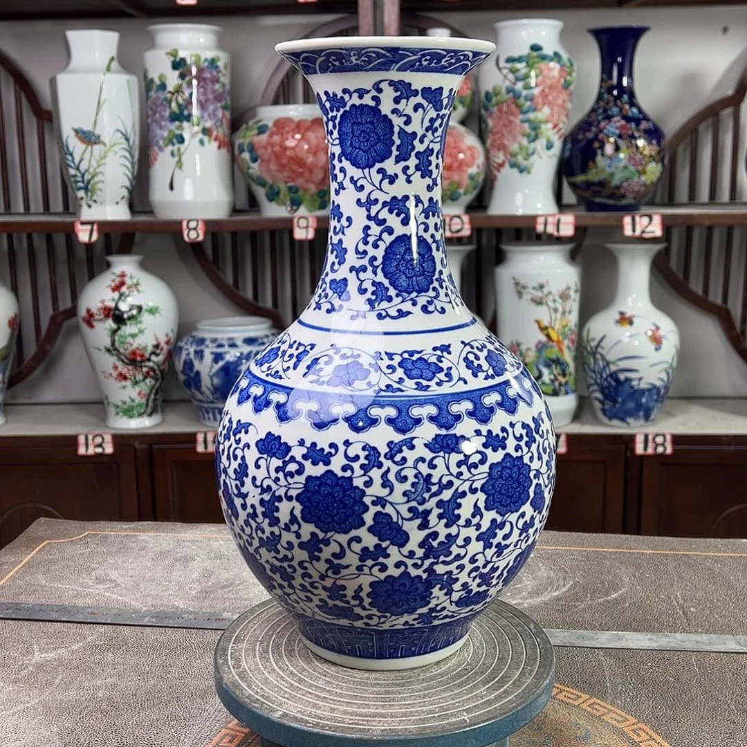 陶摆件景德镇陶瓷缠枝