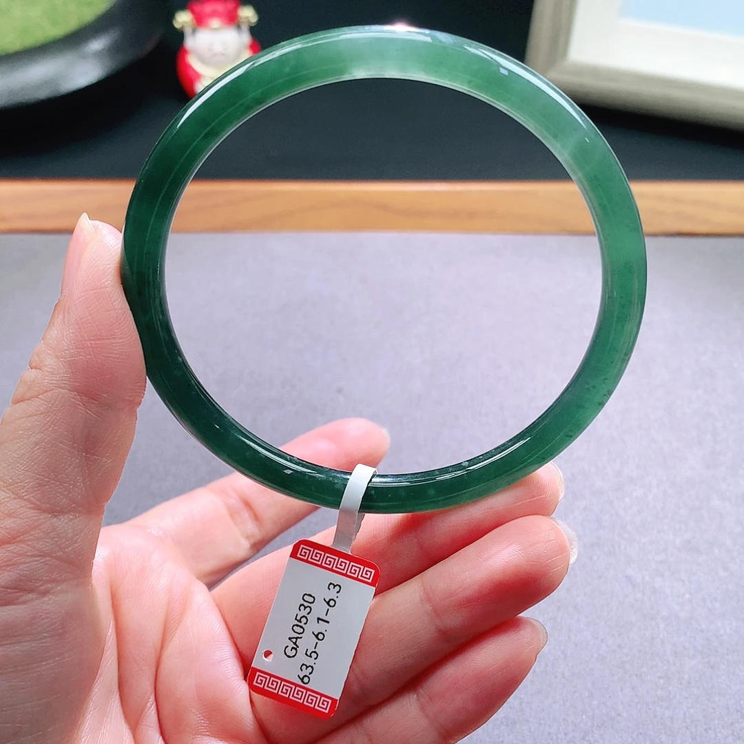 翡翠手镯未镶嵌天然翡翠手镯