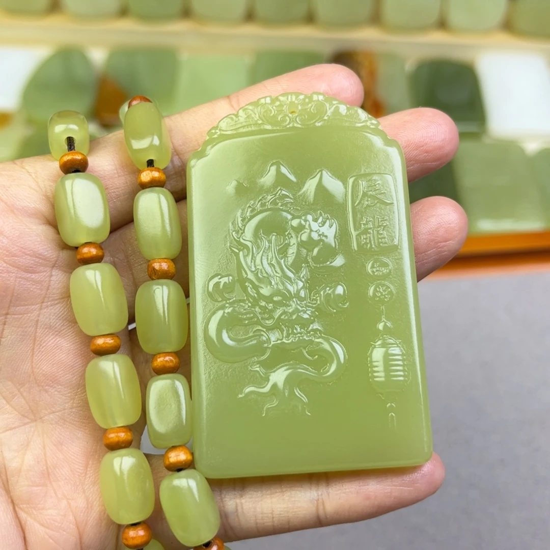 新疆昆仑山料龙牌