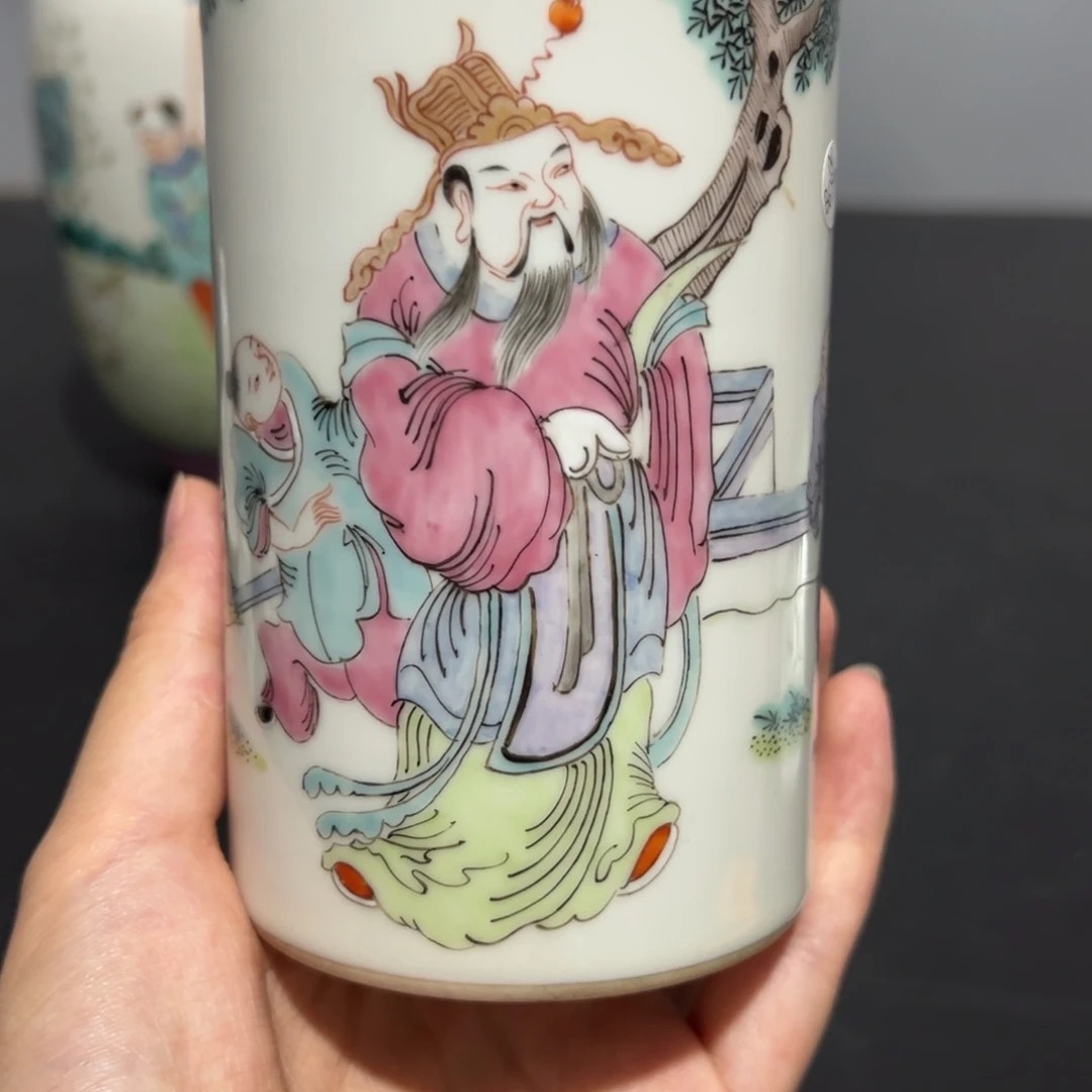 摆件欢**?粉彩人物笔筒全品