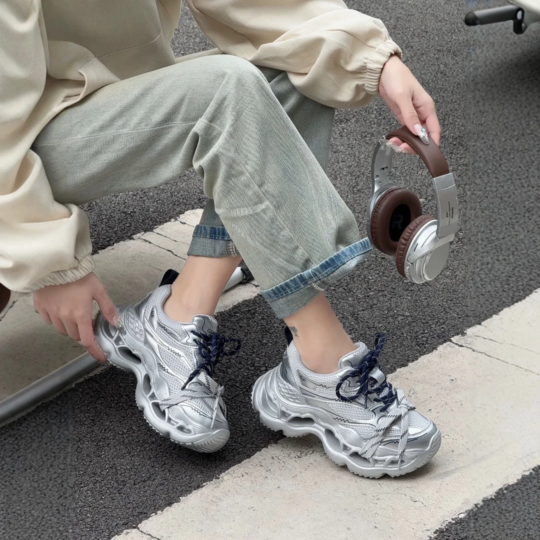 【曼曼】欧洲站“洞庭湖”2025春季新真皮厚底增高休闲运动老爹休闲鞋