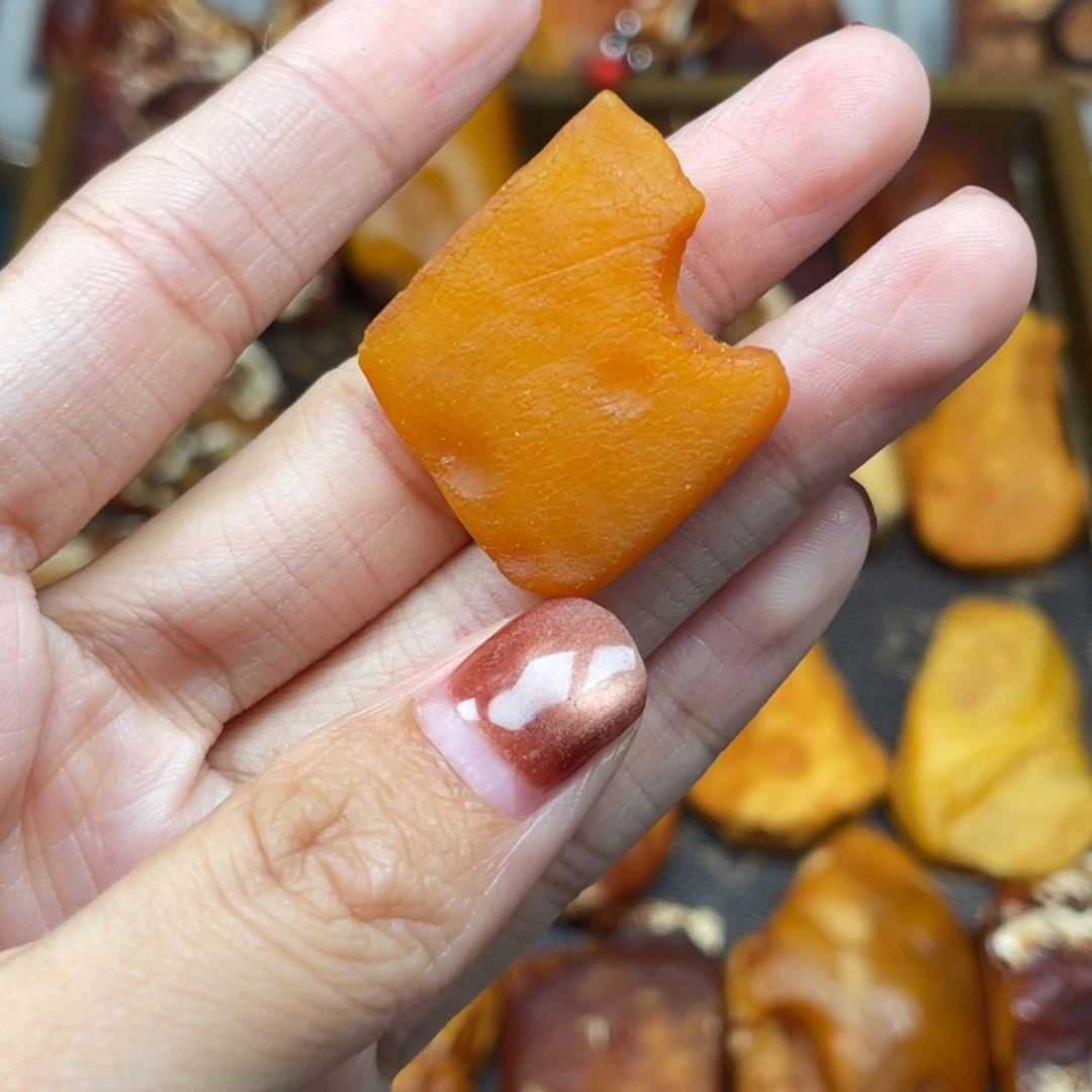 琥珀未镶嵌珠宝奇石