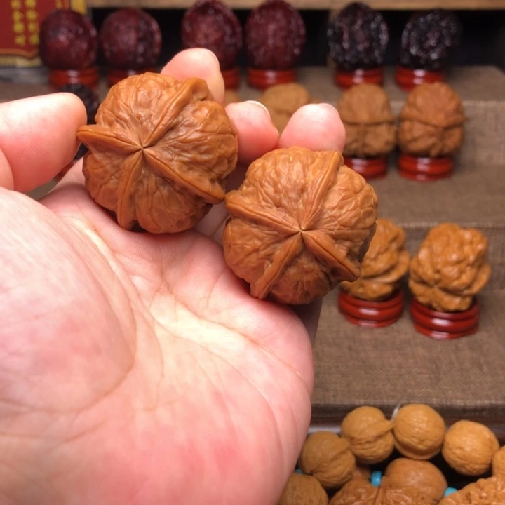 把件橄榄核39金龙抱玺38