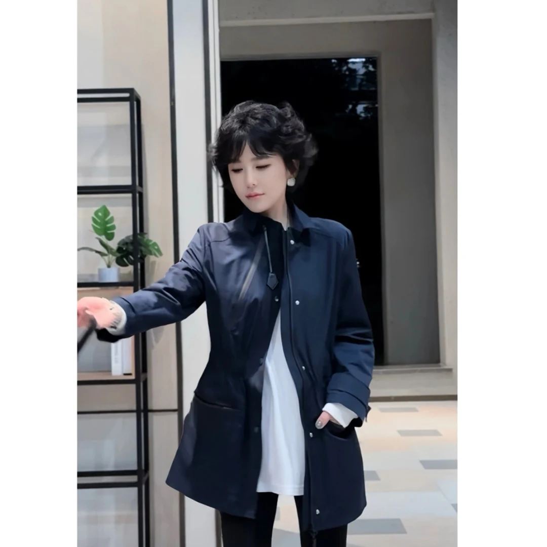 时尚冲锋衣外套宽松休闲百搭旅游登山通勤风