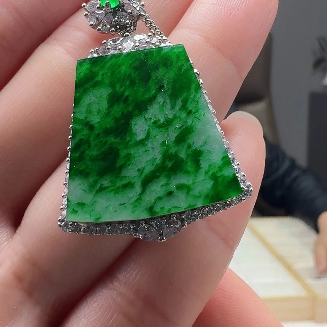 翡翠吊坠(赠链)银S925镶嵌天然