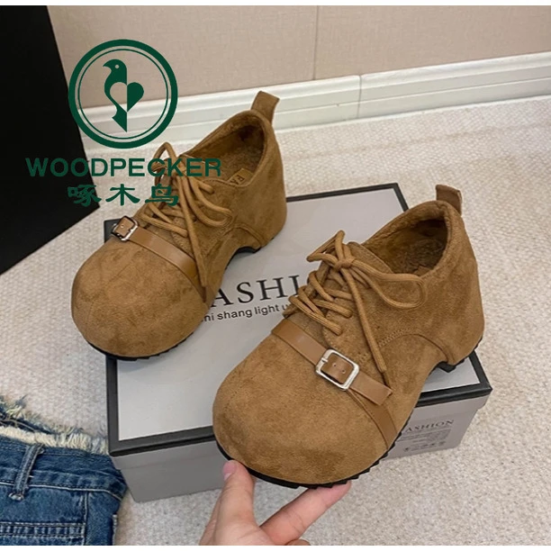 啄木鸟复古棕色全包加绒勃肯鞋女2025新款秋冬季配裙子软底单鞋子