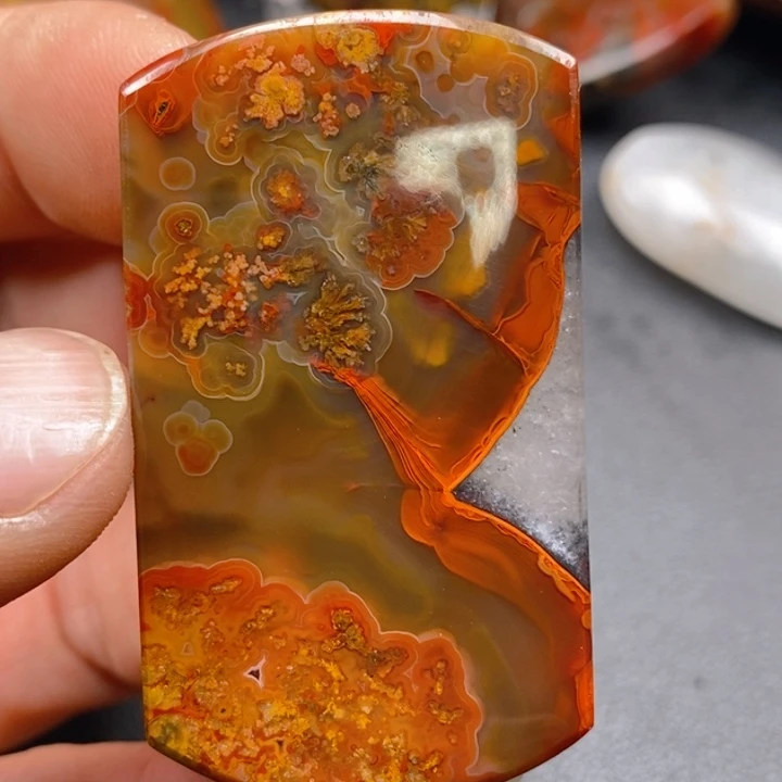 玛瑙/玉髓颈饰未镶嵌行**止