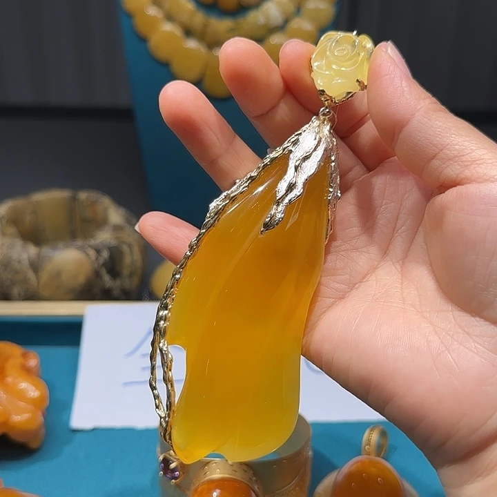 琥珀颈饰未镶嵌波兰设计款琥珀蜜蜡