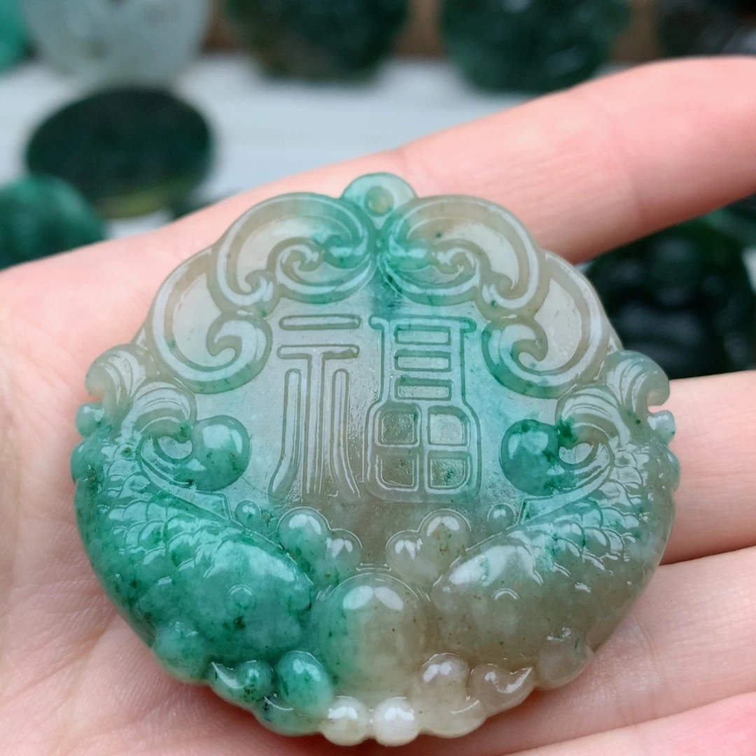 独山玉颈饰未镶嵌任*