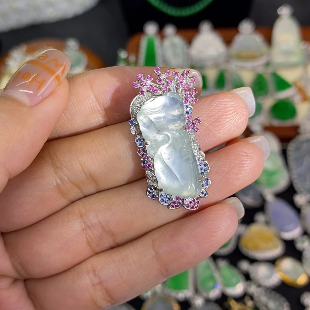 翡翠18K金镶嵌颈饰A货翡翠