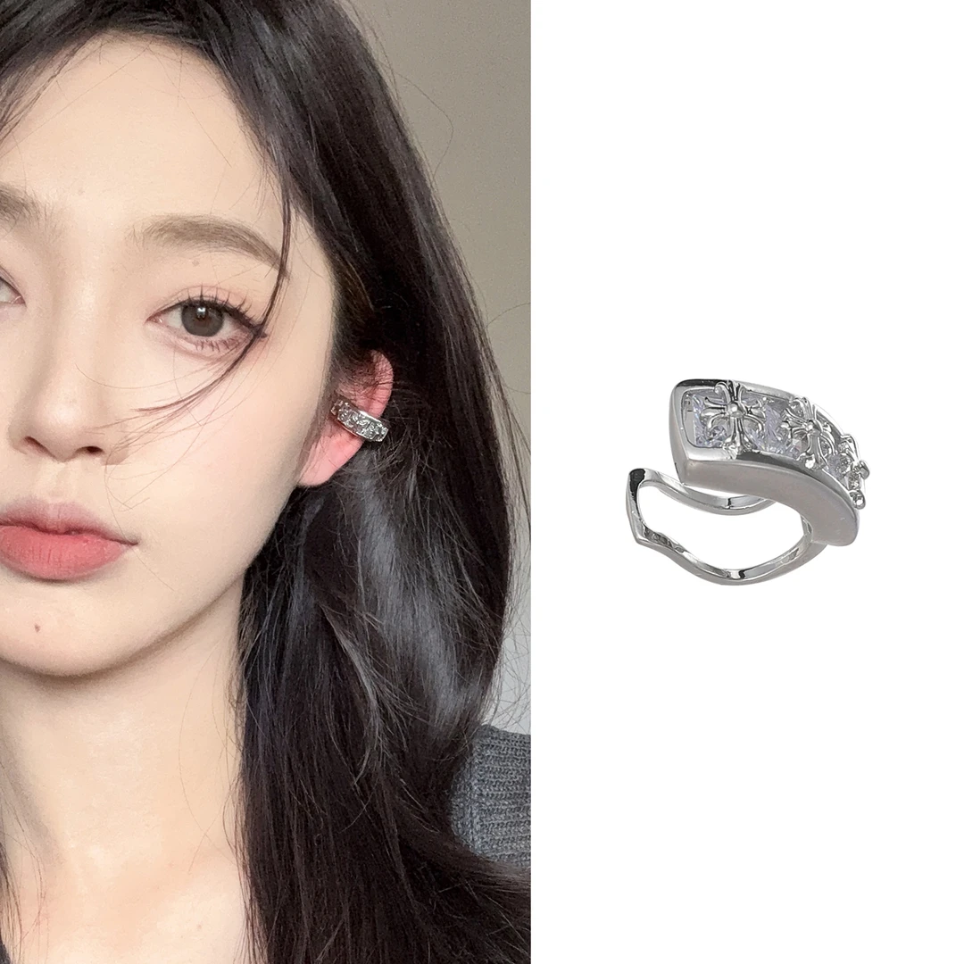 oushipei/欧诗佩 铜合金合成锆石耳饰 甜酷风镶钻十字架耳夹耳饰