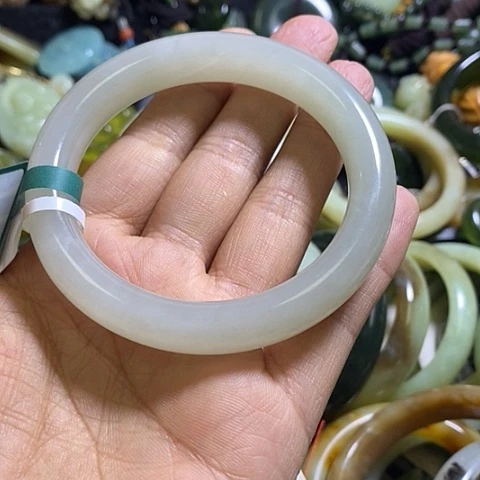 和田玉手镯未镶嵌54口径