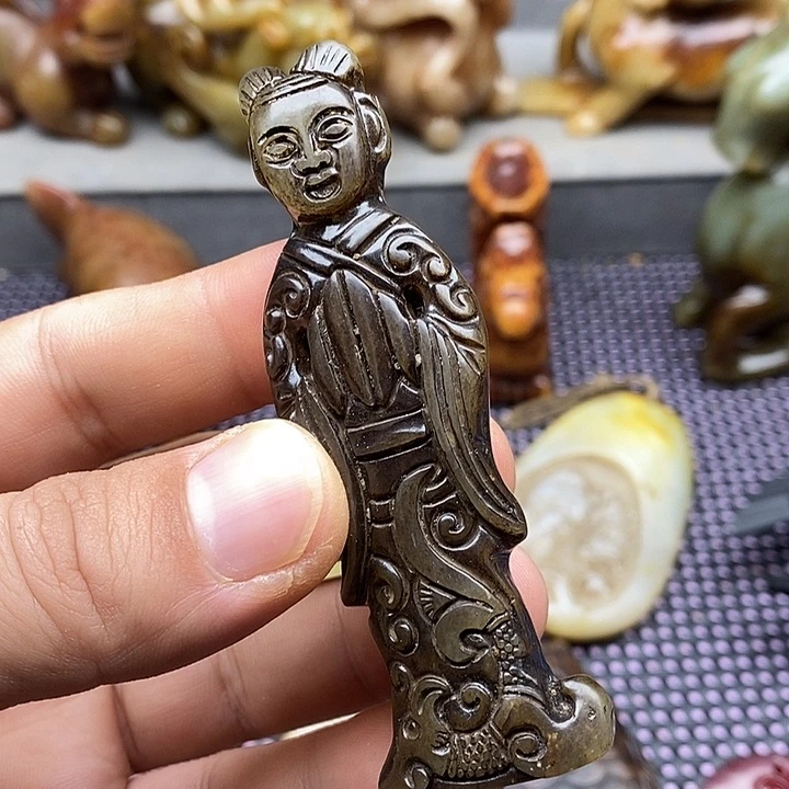 未镶嵌蛇纹石玉颈饰