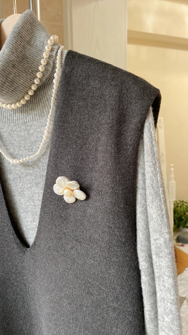 V领纯色宽松型连衣裙