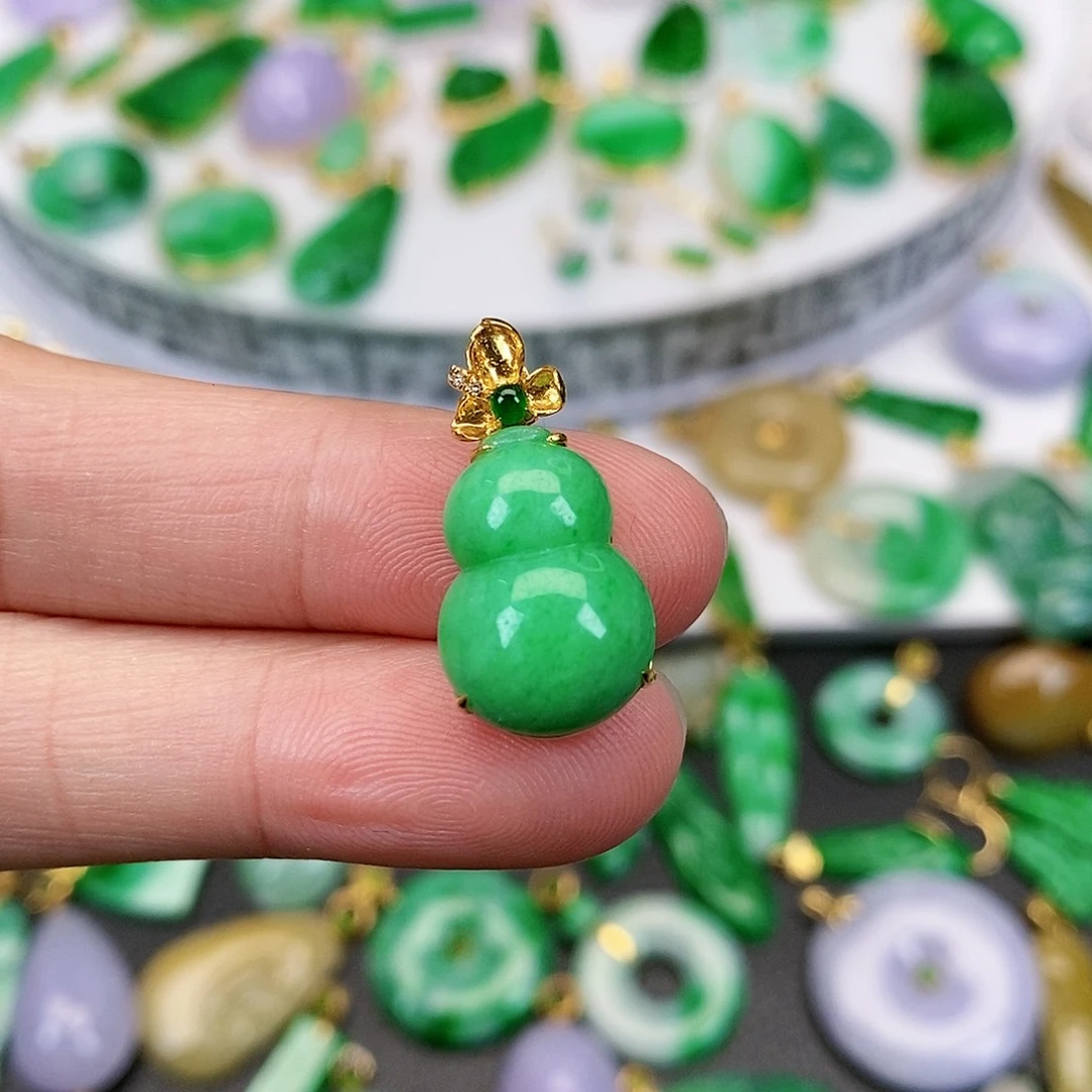 翡翠吊坠(不含链)18K金镶嵌