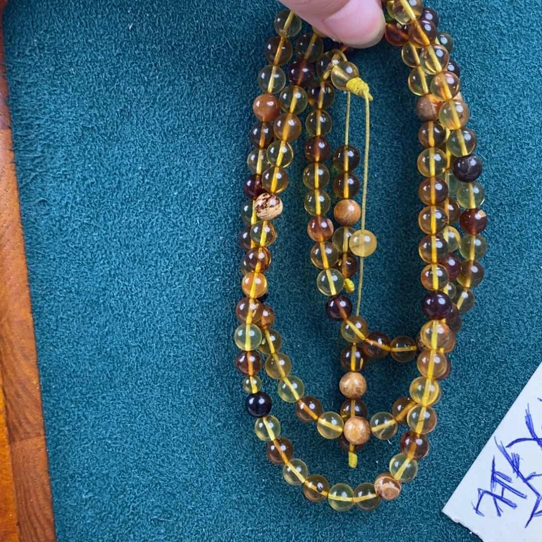 未镶嵌琥珀珠宝奇石