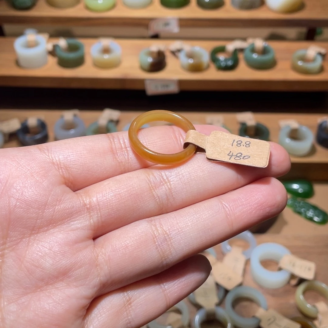 和田玉戒指未镶嵌三**石18.8