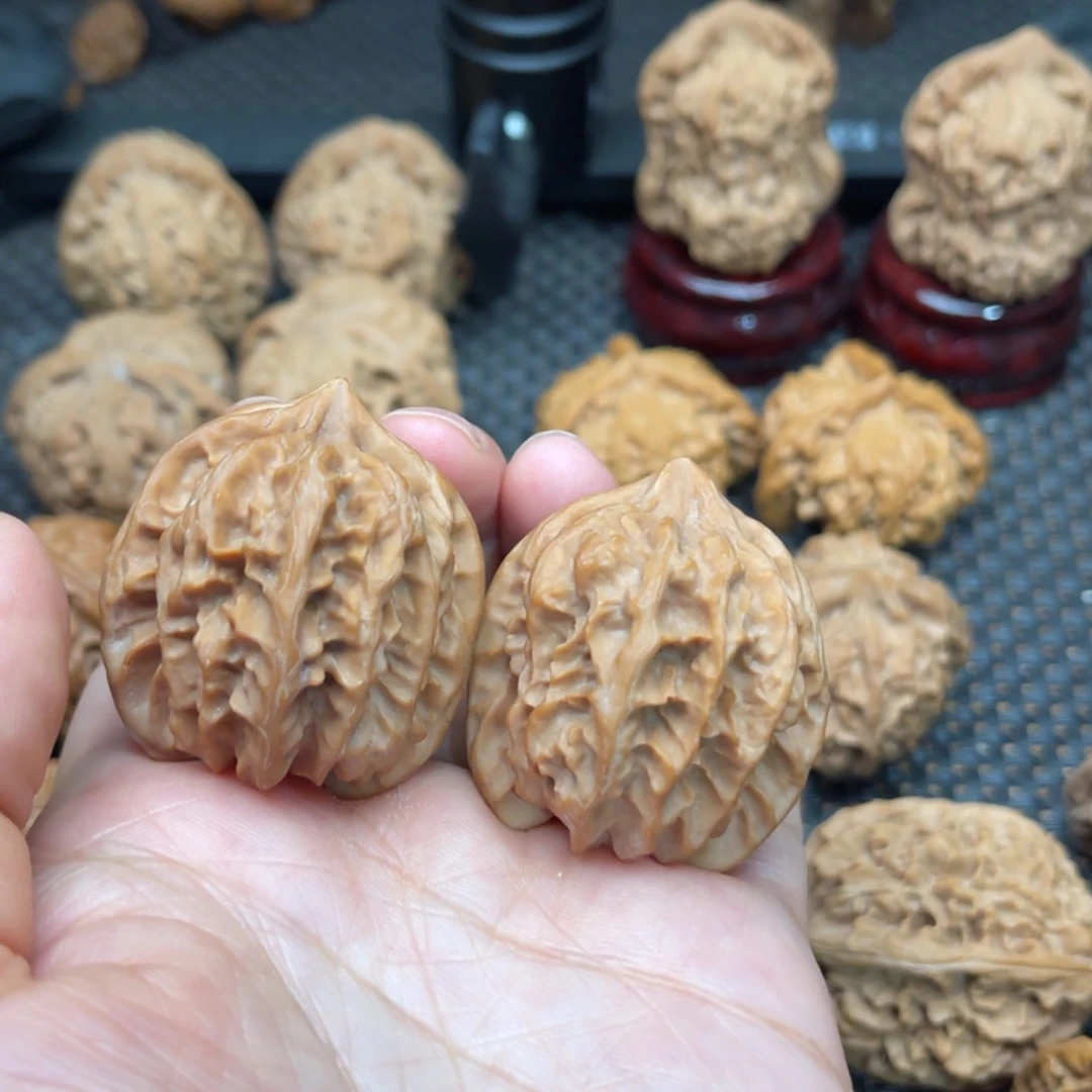 文玩核桃吊坠沉****点曹大龙37尺