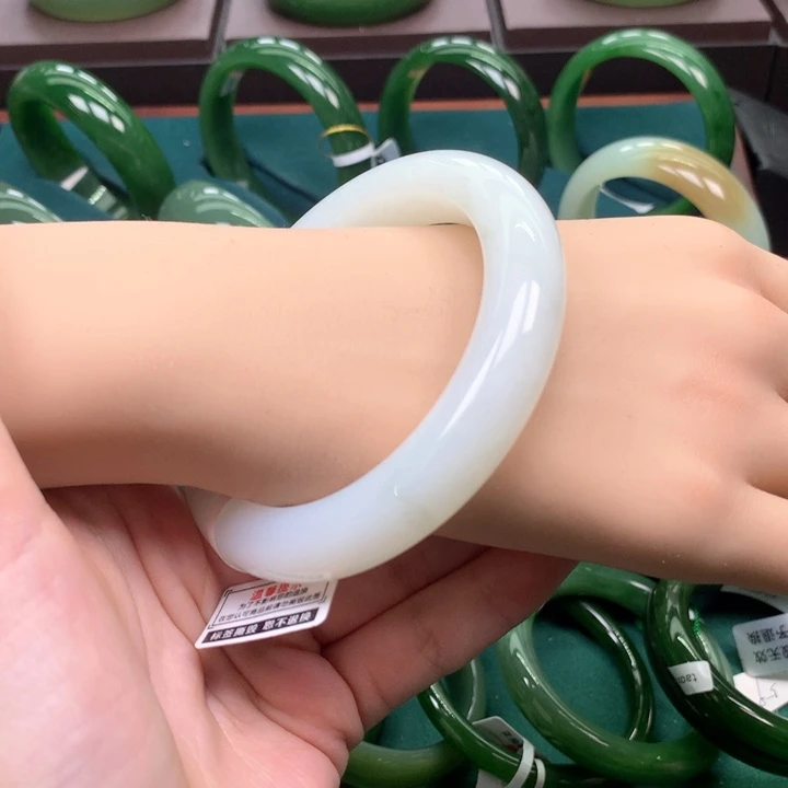 未镶嵌手镯和田玉59.60