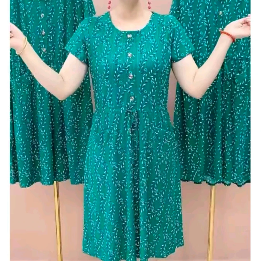 夏季新款冰丝宽松中老年妈妈碎花连衣裙双侧带兜