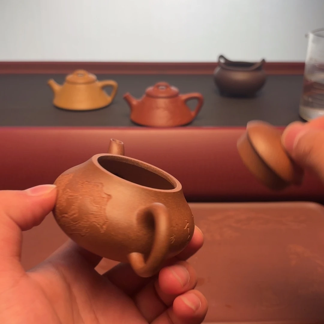 茶壶紫砂梨形刻绘清供题材120cc