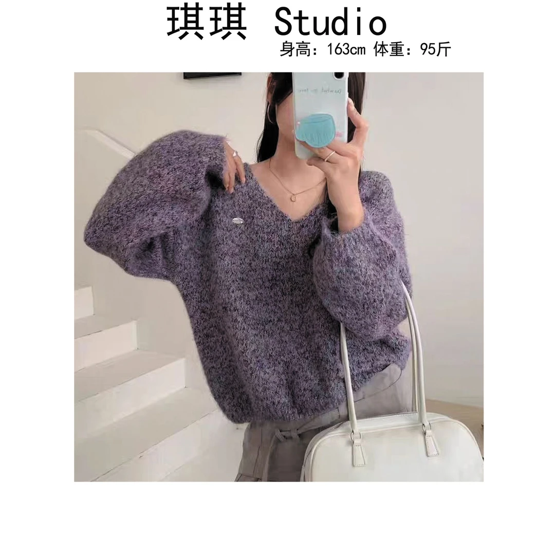 《琪琪家》冬季新款潮流气质时尚舒适亲肤标志减龄百搭针织上衣-CS