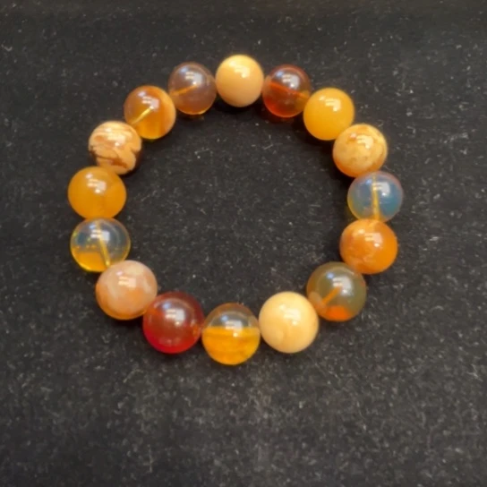 未镶嵌琥珀裸石东****司缅甸琥珀多宝手串