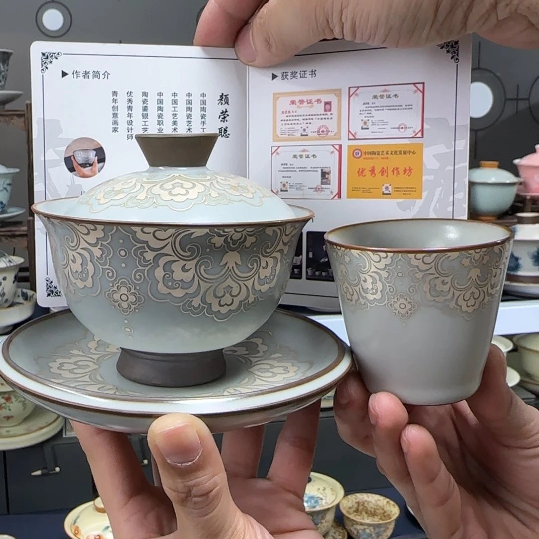 高温下的高温天气使人心情愉悦的